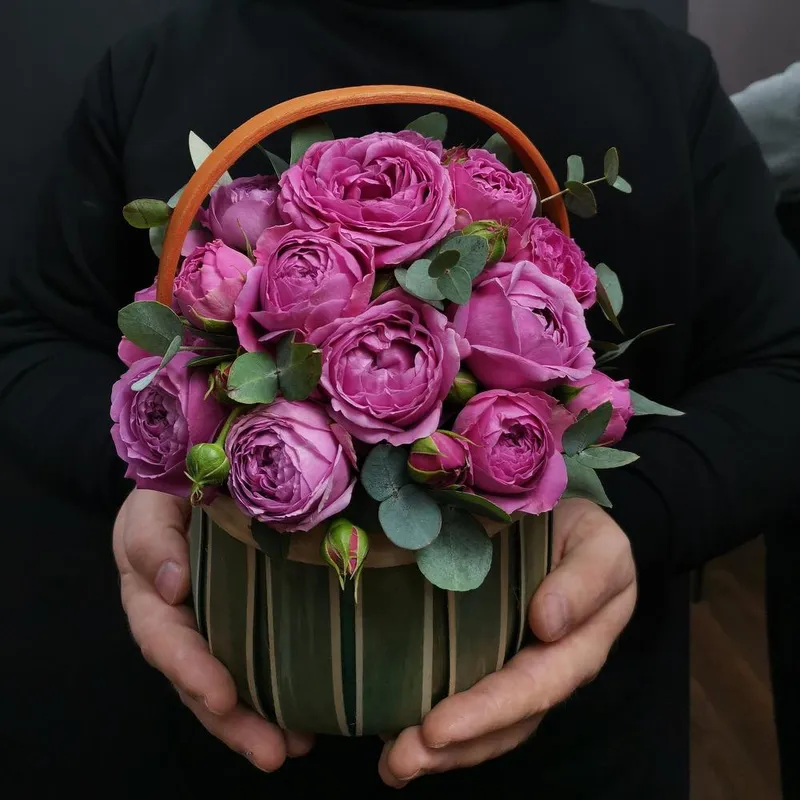 Корзинка пионовидных роз "Винтаж" Фото « Корзинка пионовидных роз "Винтаж"»
