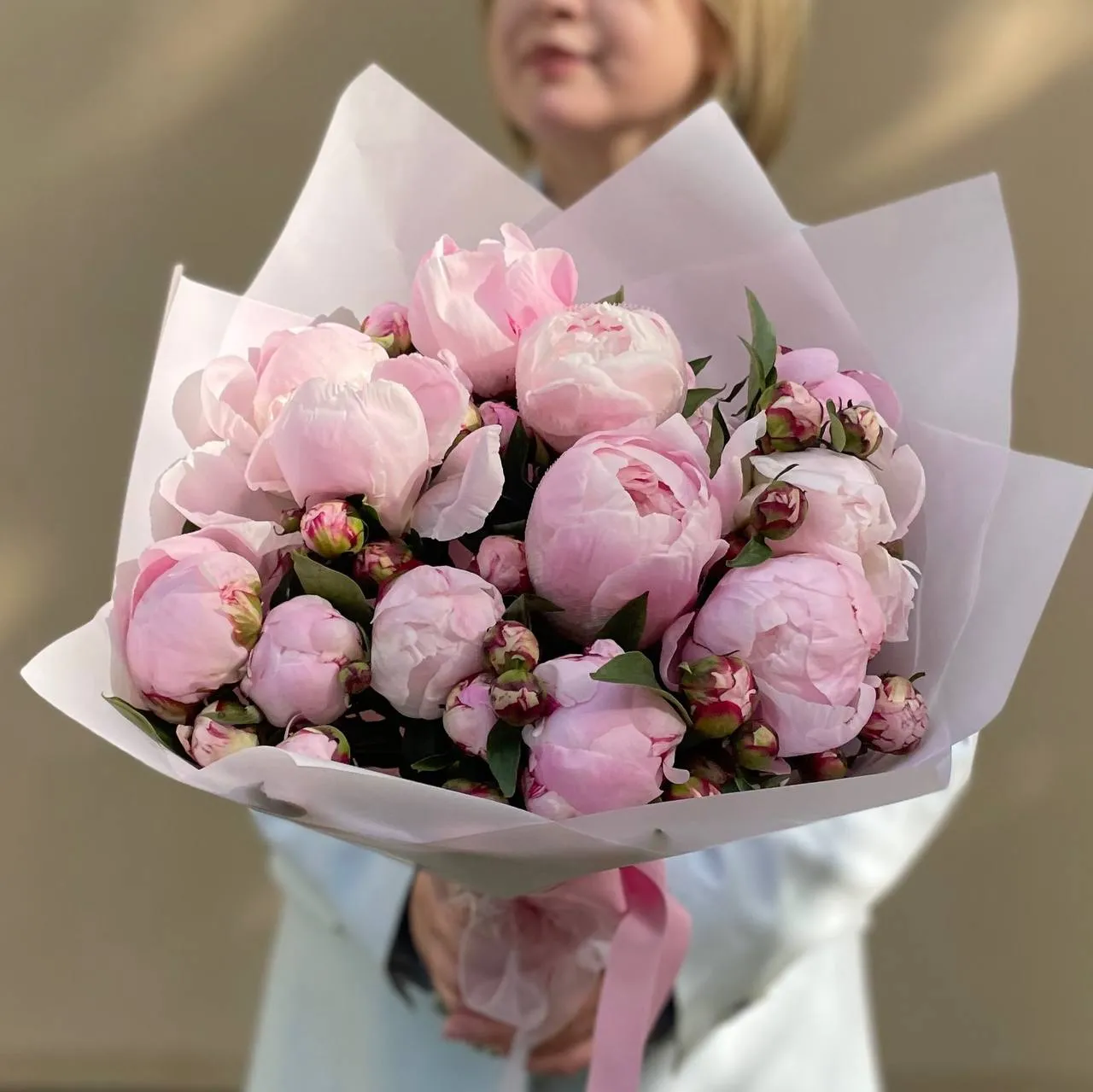 Монобукет из кустовых пионов Фото «Монобукет из кустовых пионов »